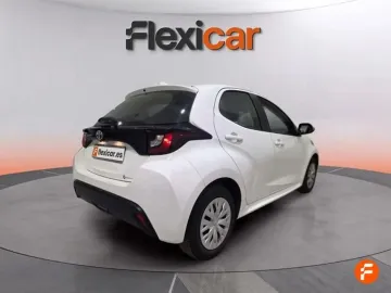 Car image 4