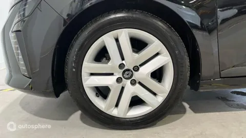 Car image 20
