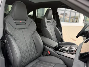 Car image 35