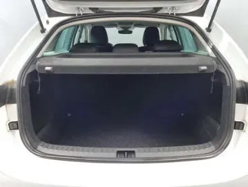 Car image 40