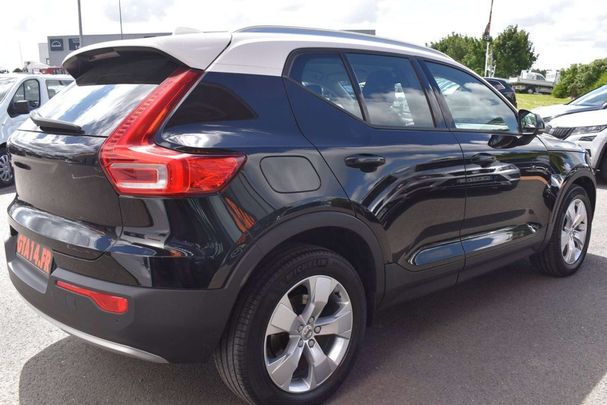 Volvo XC40 D4 AWD Geartronic Momentum 140 kW image number 3