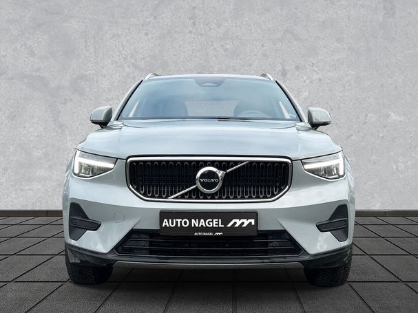 Volvo XC40 B3 Core 120 kW image number 2