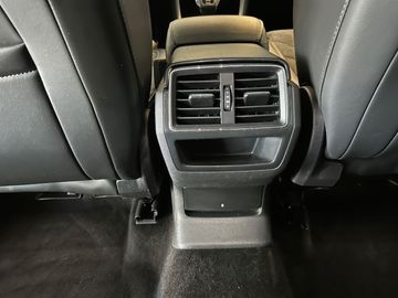 Car image 36