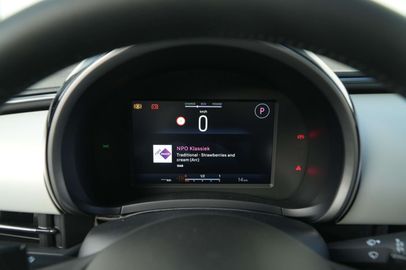 Car image 33