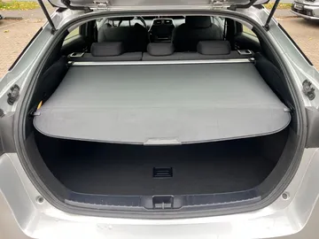 Car image 27