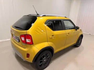 Car image 5
