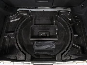 Car image 38