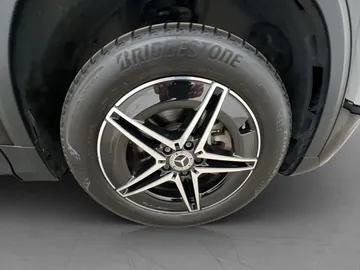 Car image 38