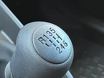 Car image 37