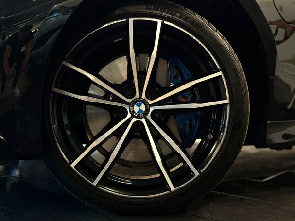 BMW 330 e M Sport Steptronic 216 kW image number 4