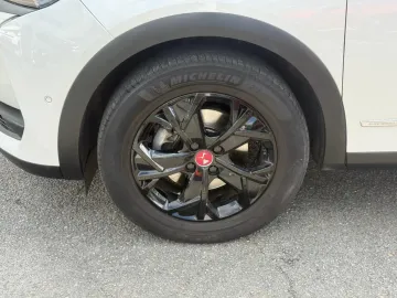 Car image 27
