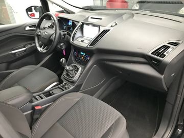 Car image 15