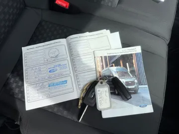 Car image 32