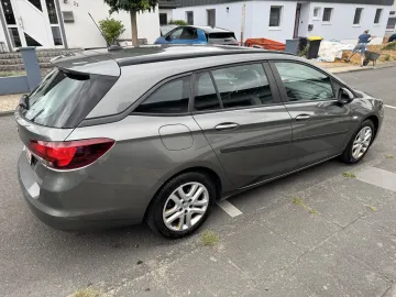 Car image 35