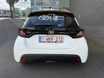 Car image 5