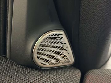 Car image 33