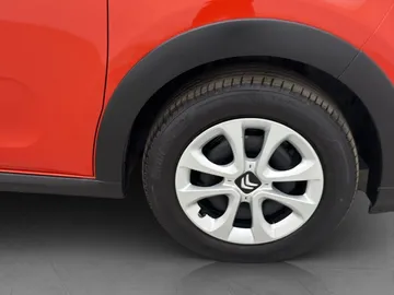 Car image 28