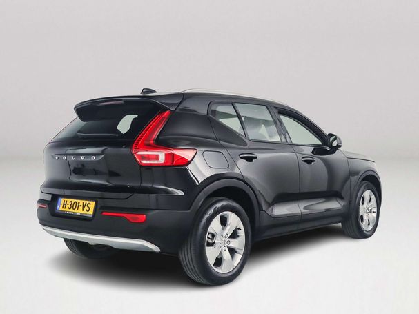 Volvo XC40 T3 Momentum Pro 120 kW image number 2