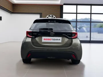 Car image 5