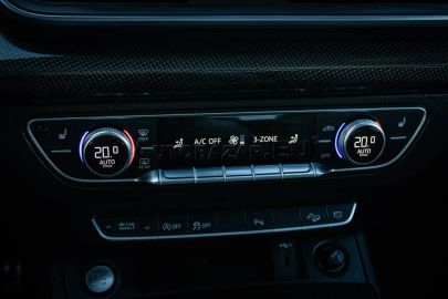 Car image 37