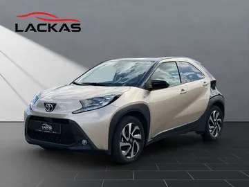 Car image 1