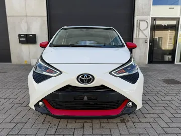 Car image 3