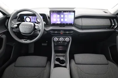 Car image 30