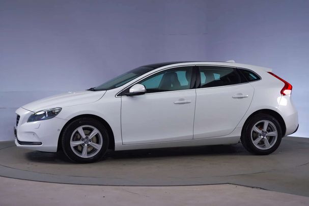 Volvo V40 T2 90 kW image number 1