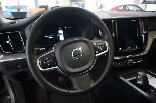 Volvo XC60 B4 Momentum 145 kW image number 13