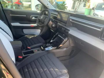 Car image 36