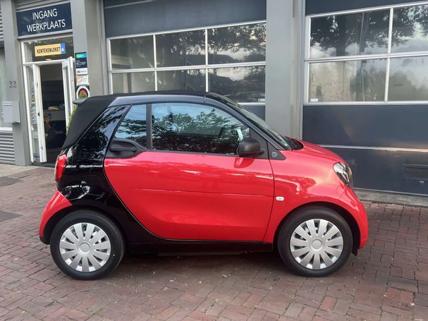 Smart ForTwo cabrio EQ 60 kW image number 6