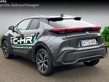 Car image 4