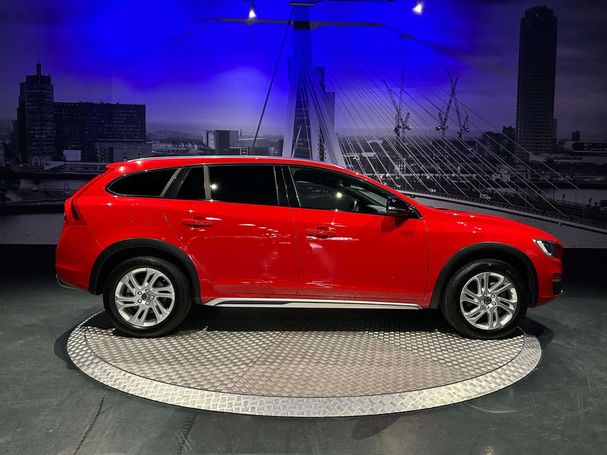 Volvo V60 Cross Country T5 AWD 180 kW image number 5