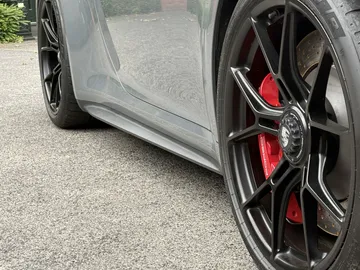 Car image 30