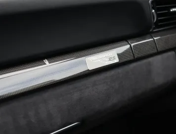 Car image 33