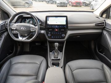 Car image 9