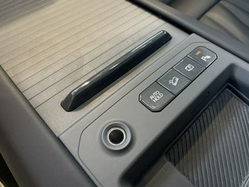 Car image 38