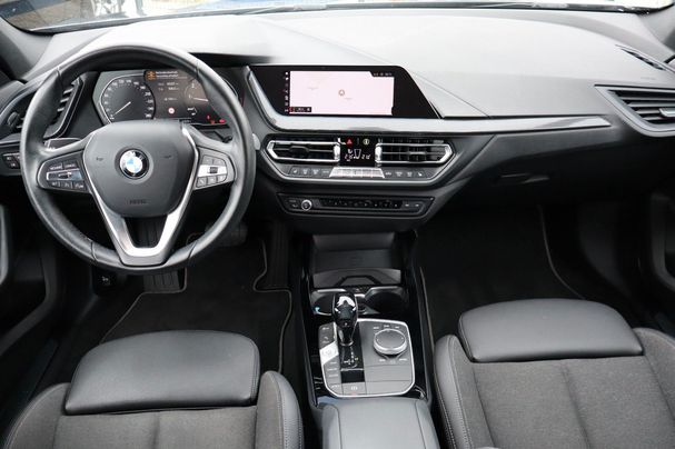 BMW 118i Sport Line 103 kW image number 11