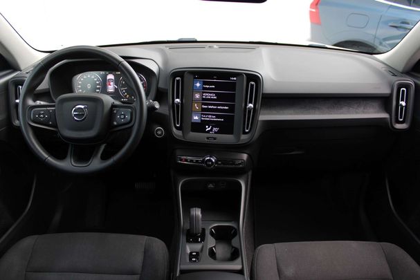 Volvo XC40 T2 Core T8 95 kW image number 3