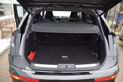 Car image 21