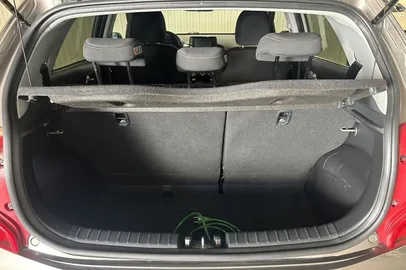Car image 22