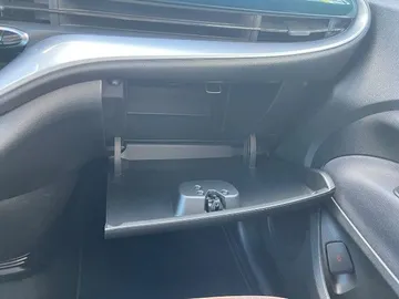 Car image 32