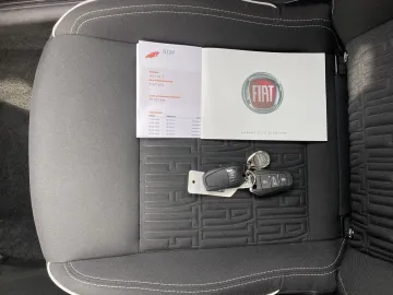 Car image 36