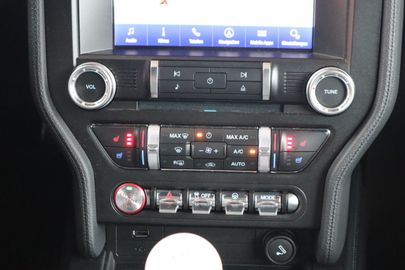 Car image 33