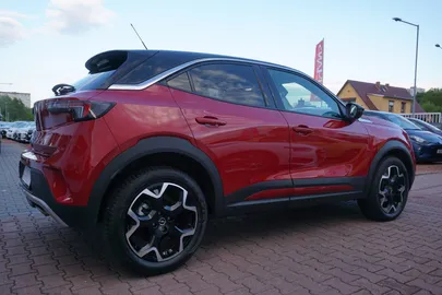 Car image 4