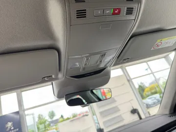 Car image 33