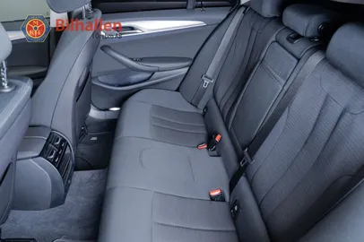 Car image 18