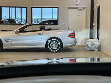 Car image 22