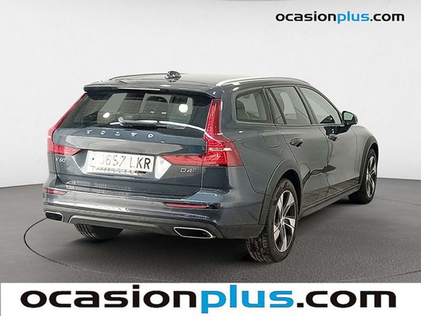 Volvo V60 Cross Country D4 AWD 140 kW image number 2