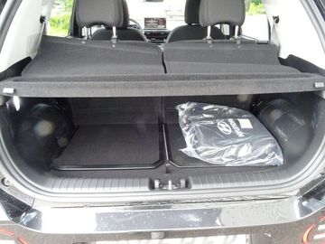 Car image 32